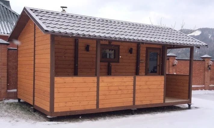 Баня каркасная 4х6 м с верандой 1,5х6,0 м, наружная отделка имитация бруса, парная - 2,0х2,5 м. БК-17